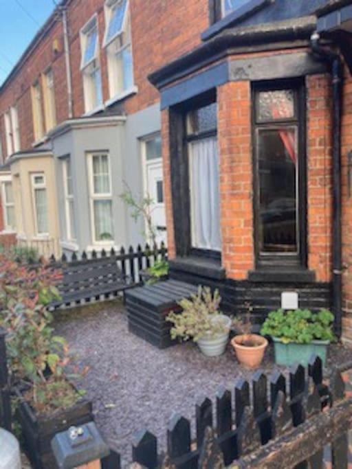 Unique Bohemian Artist Townhouse *