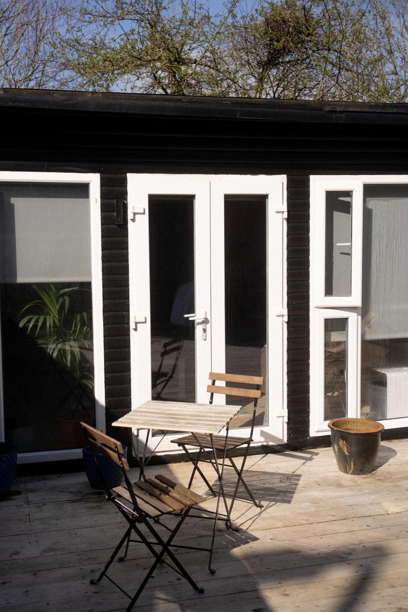 Studio Cabin In *