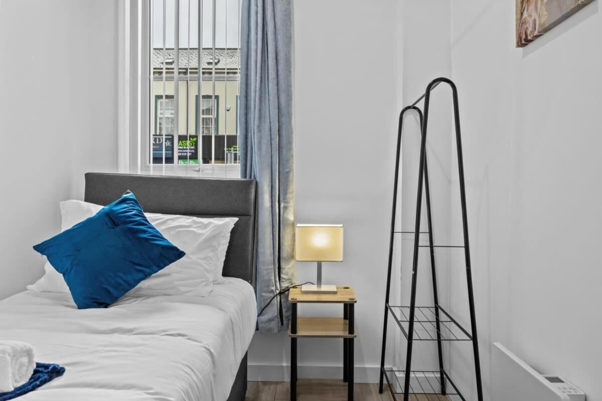 Modern 2 Bedroom In East Village Apartment