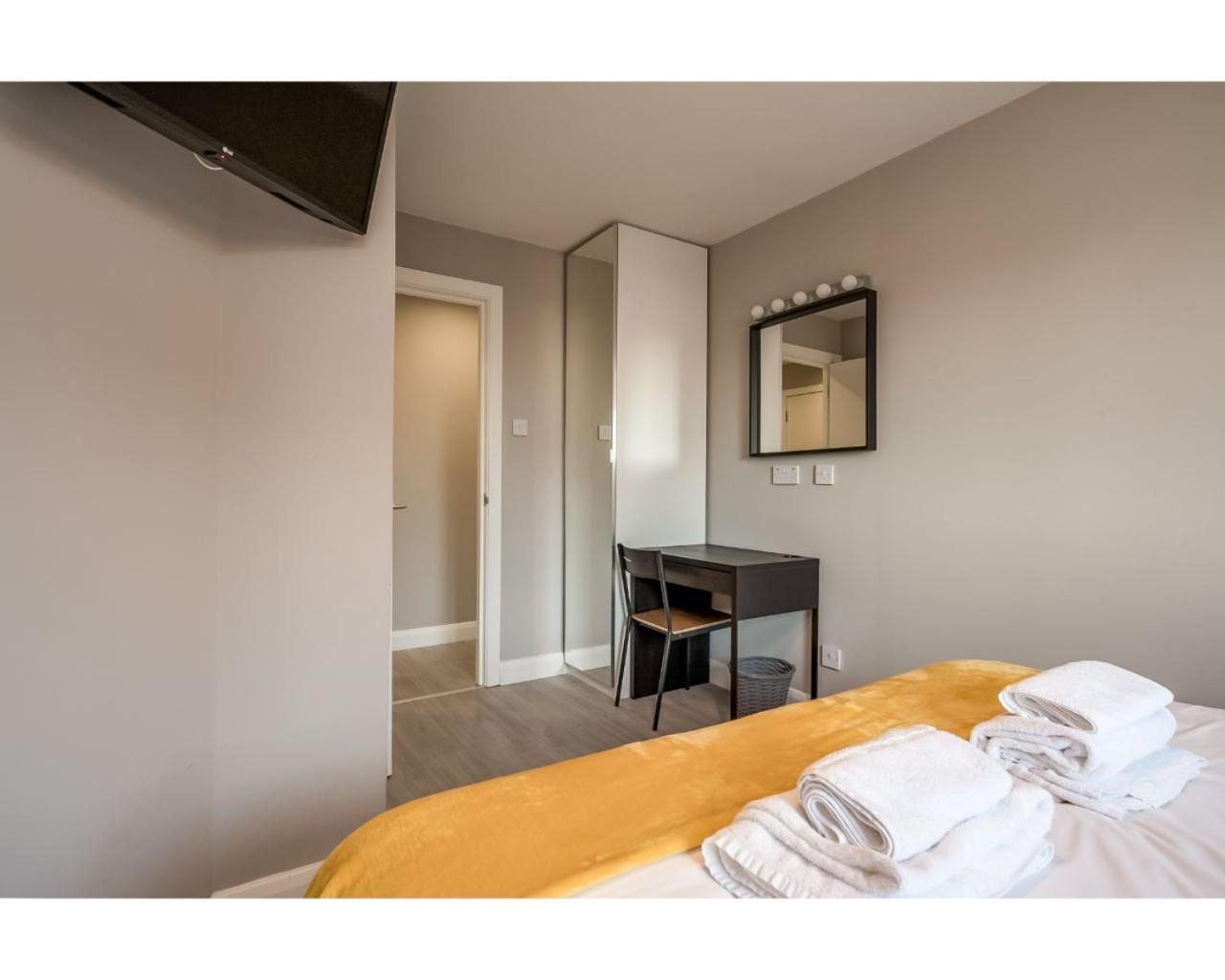 Central Belfast Apartments: Citygate Apartment