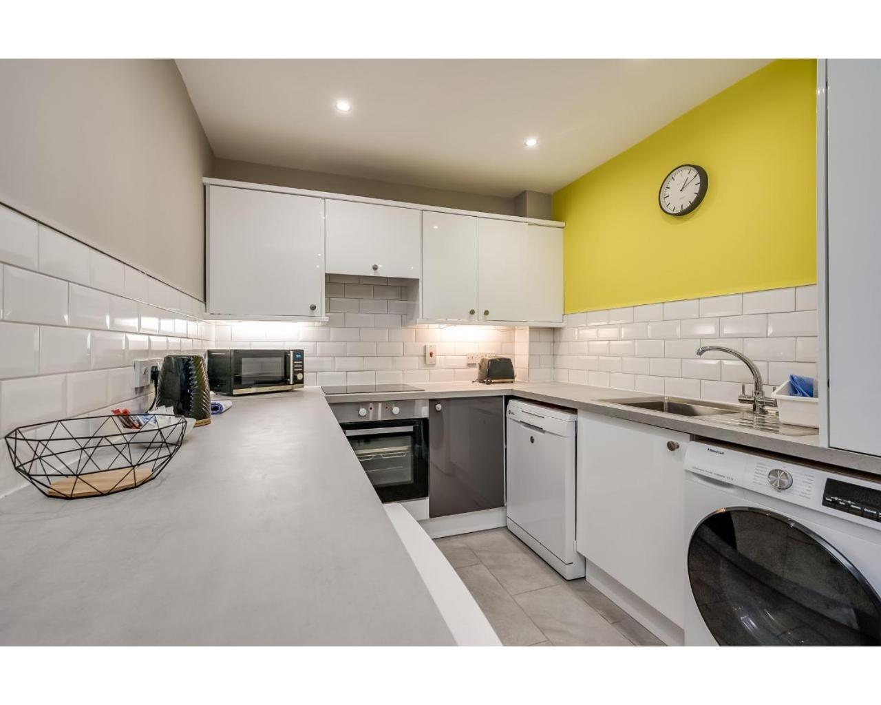 Central Belfast Apartments: Citygate Apartment