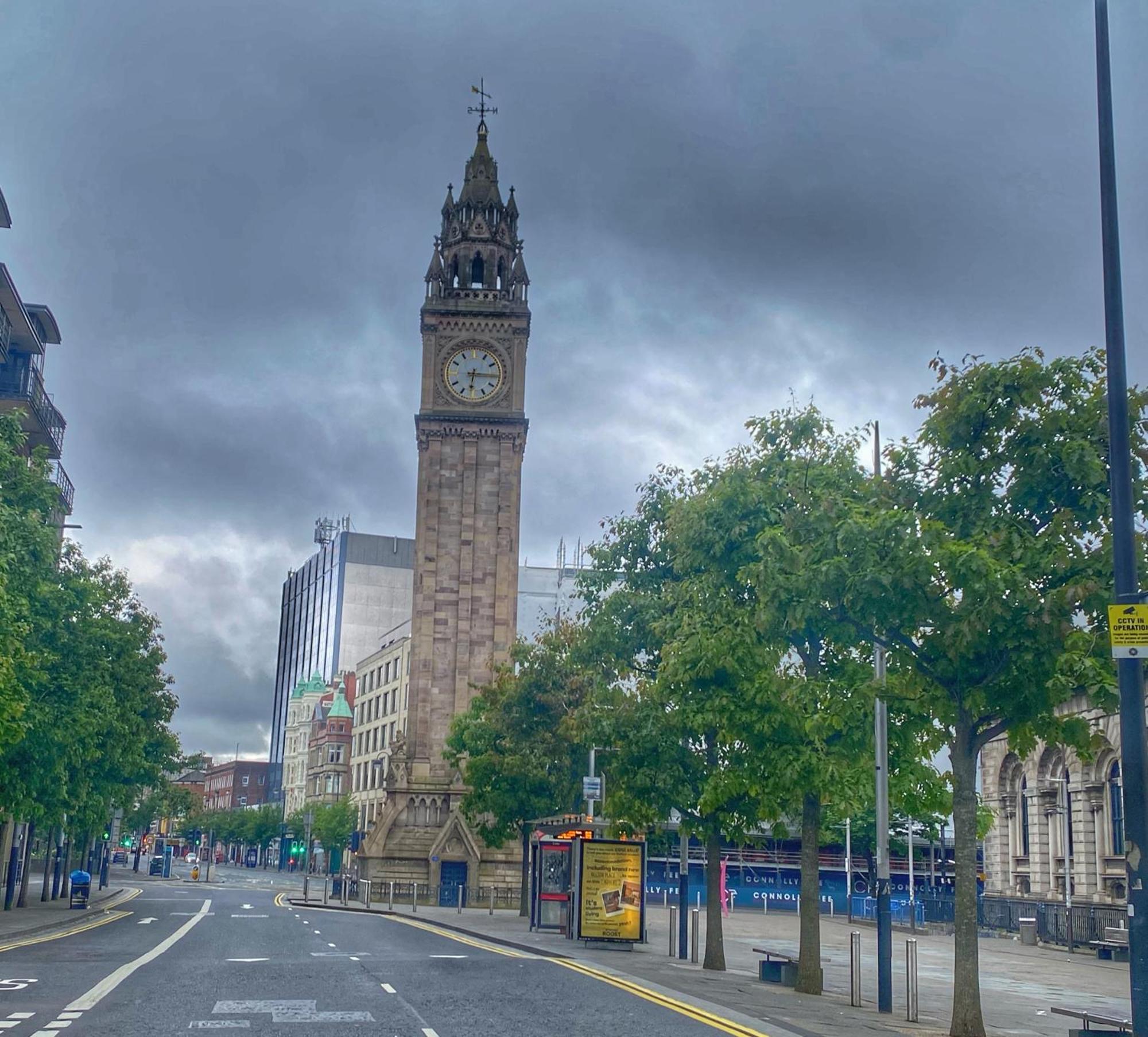 2 Bed 2 Bath, Cathedral Quarter, Free Parking - Clock Tower *