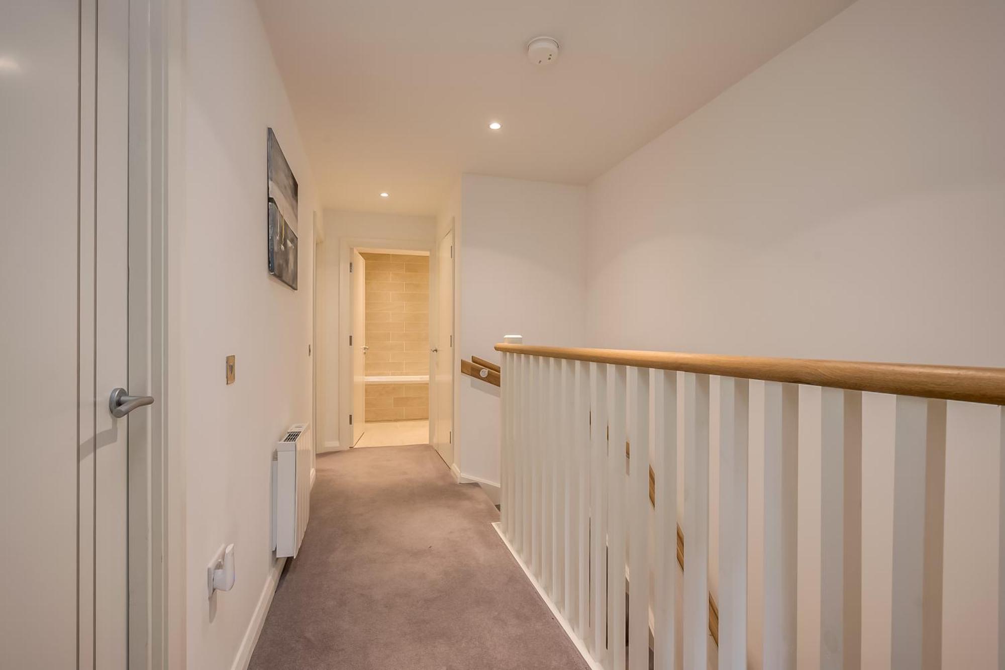 Premium Corporate & Family-friendly In *