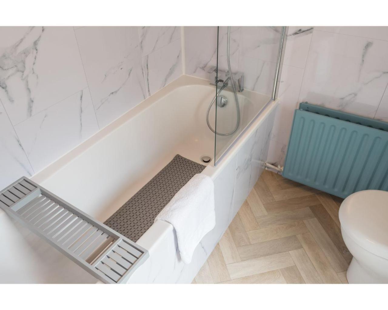 Apartment Chic Luxe R&r Belfast