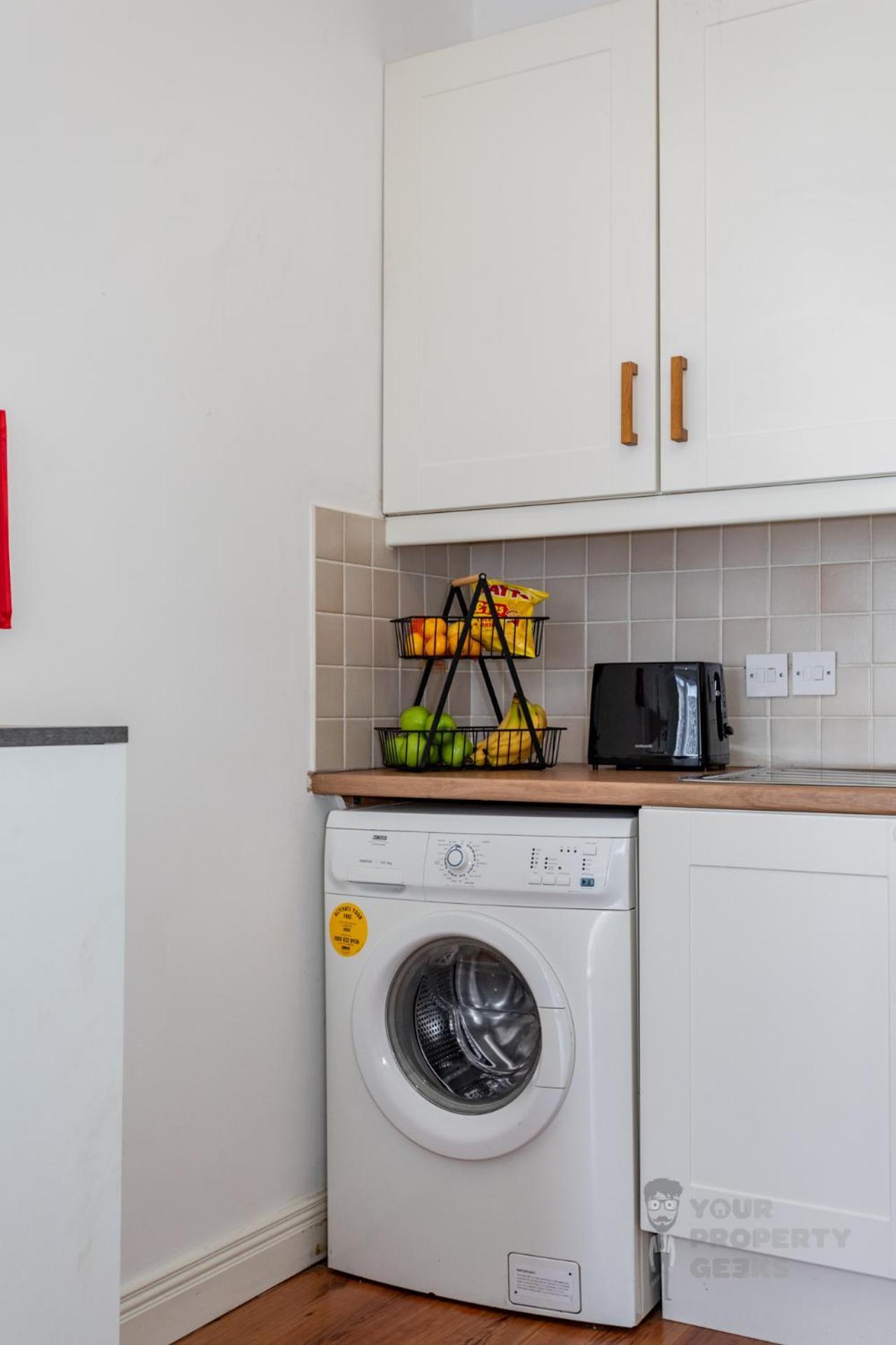 Attic Style 2 Bed Duplex With Rooftop Patio * Belfast