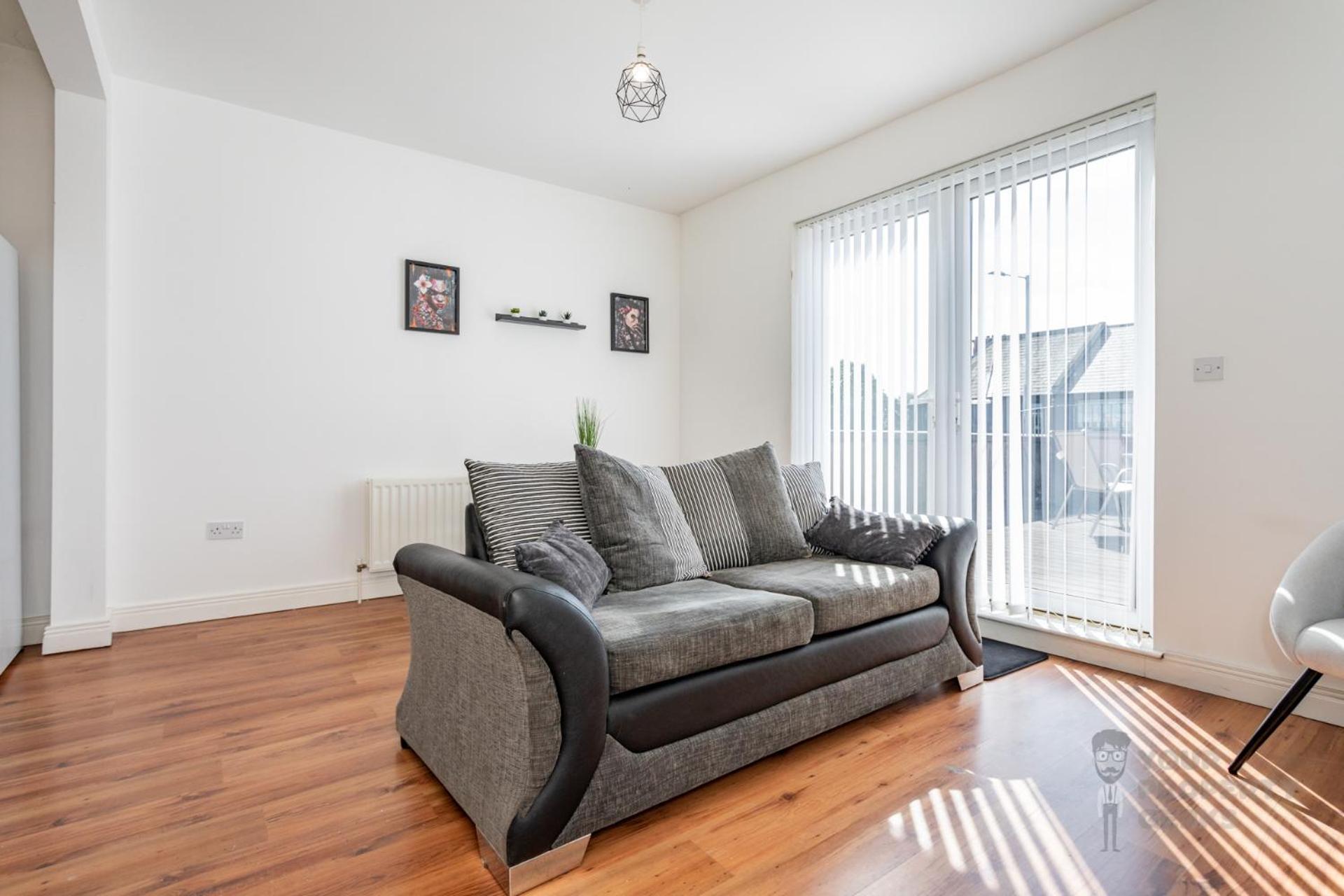 Attic Style 2 Bed Duplex With Rooftop Patio Belfast