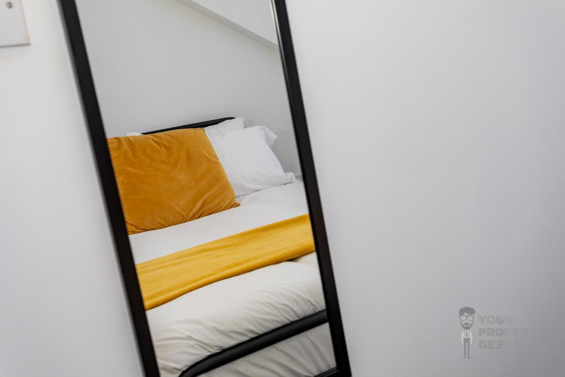 Attic Style 2 Bed Duplex With Rooftop Patio Apartment