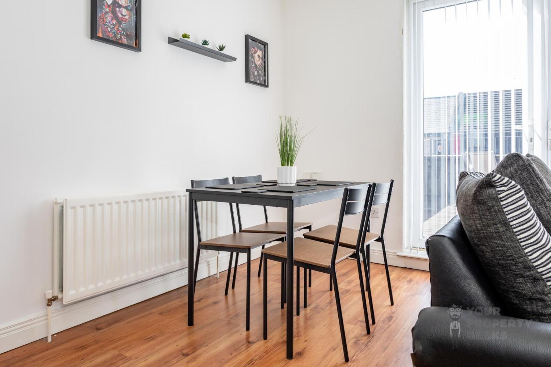 Attic Style 2 Bed Duplex With Rooftop Patio Apartment