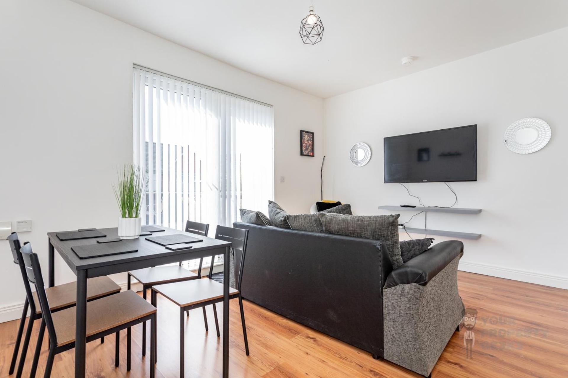 Attic Style 2 Bed Duplex With Rooftop Patio Belfast