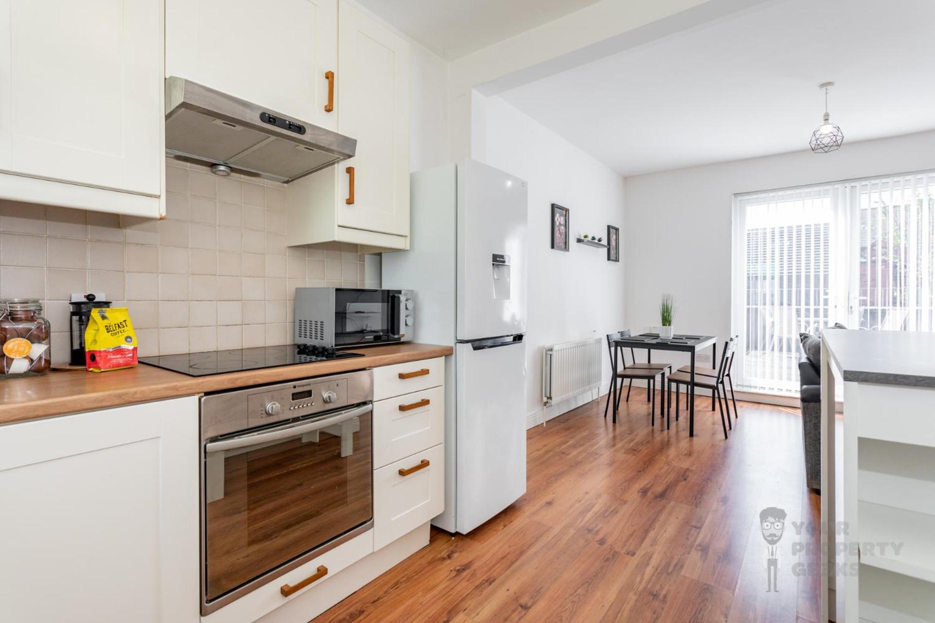 Attic Style 2 Bed Duplex With Rooftop Patio * Belfast