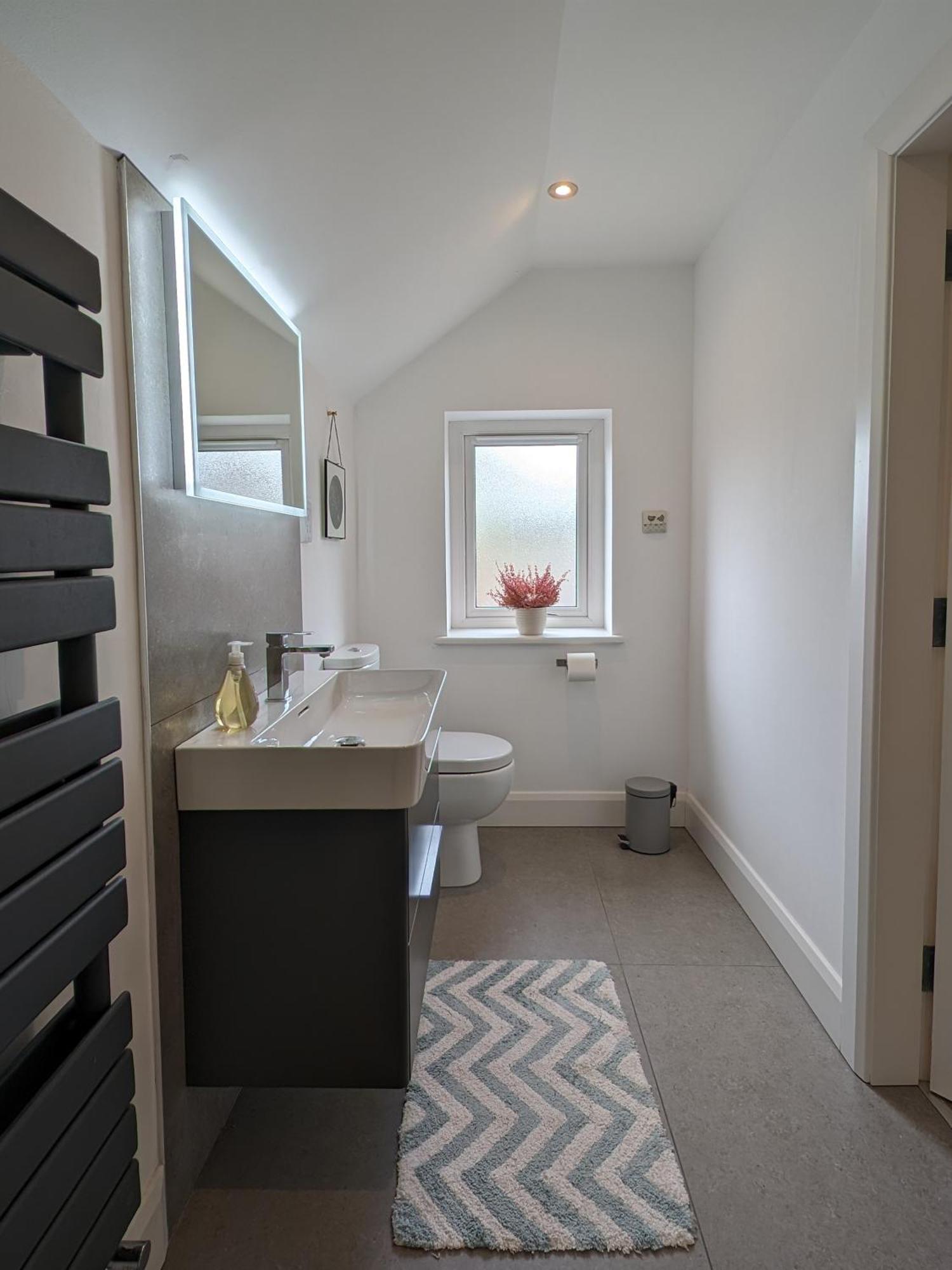 Bright, Modern In South Holiday home *