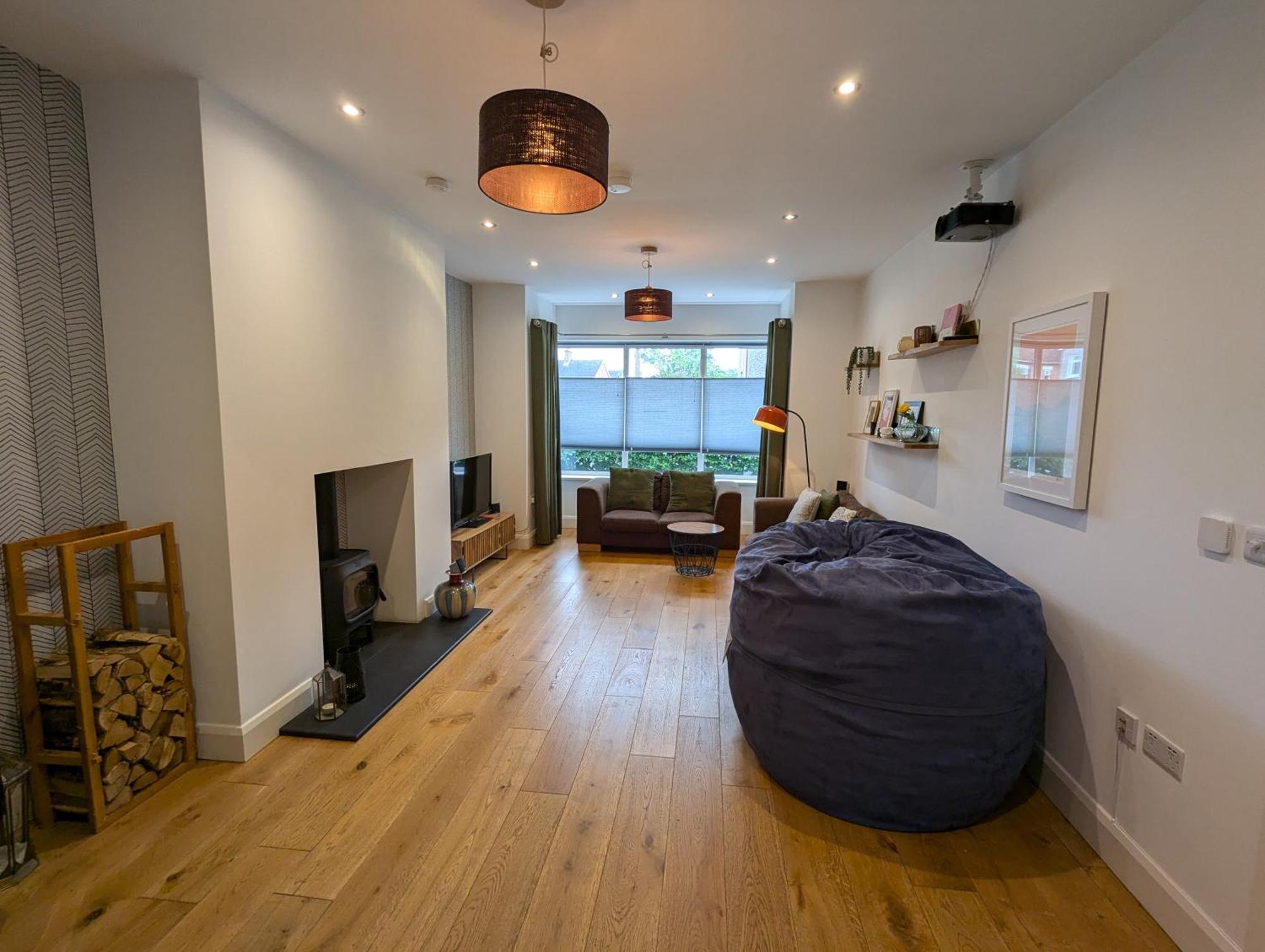 Bright, Modern In South Holiday home *