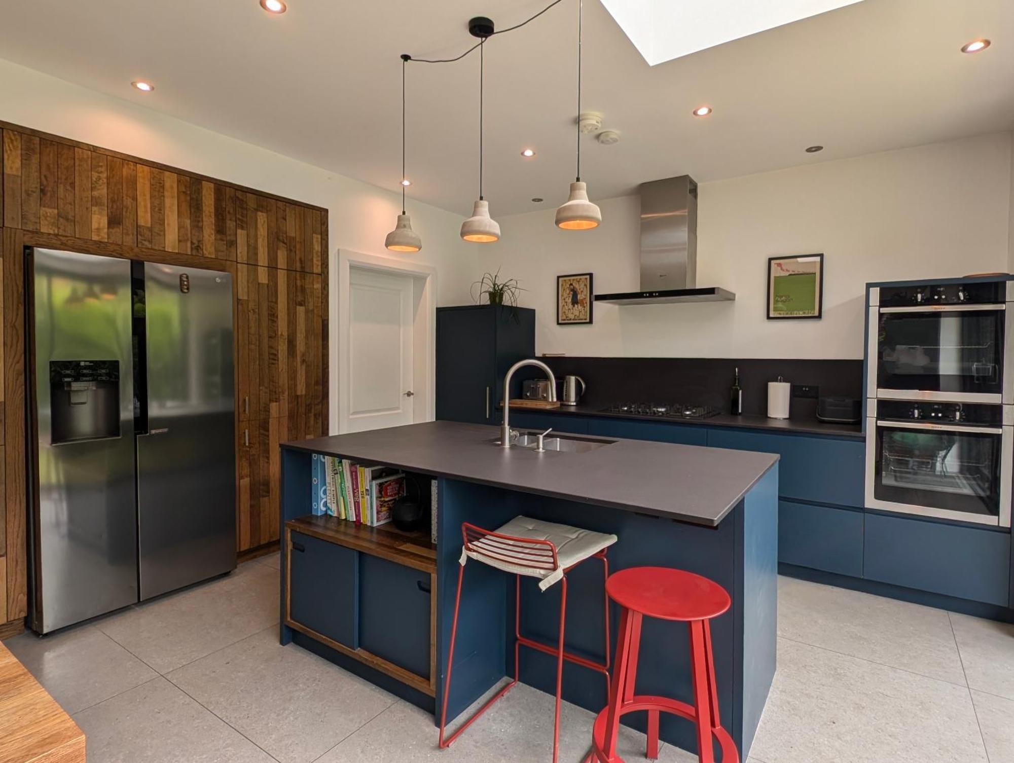 Bright, Modern In South Holiday home