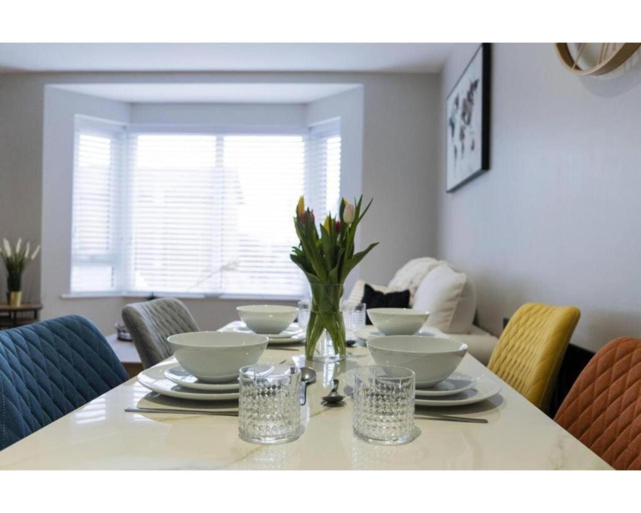 Queen's Hideaway Apartment *