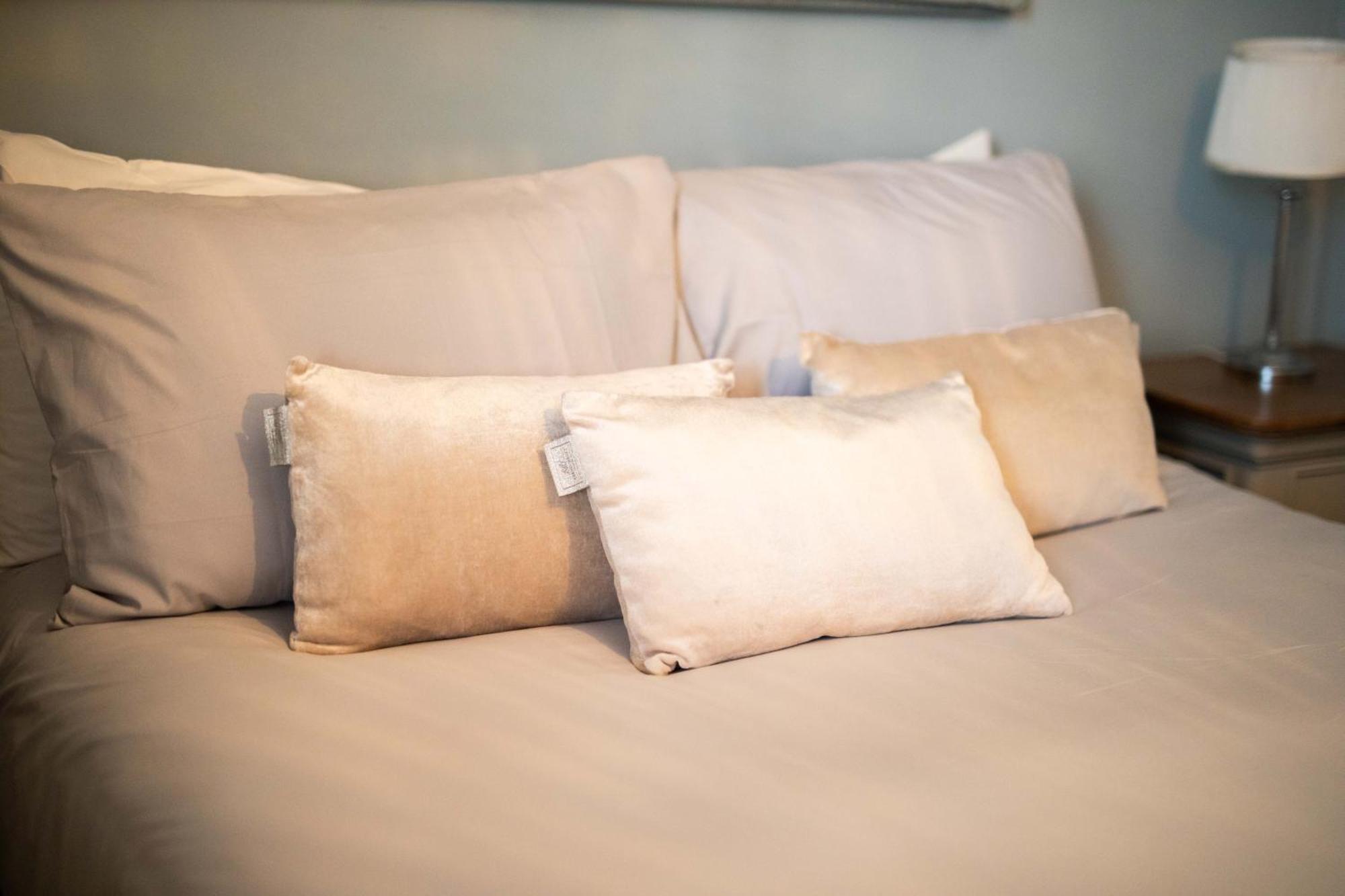 Hall Penthouse Duplex - Incredible Views & Sleeps 8 & Balcony & Very Modern And Spacious Apartment *