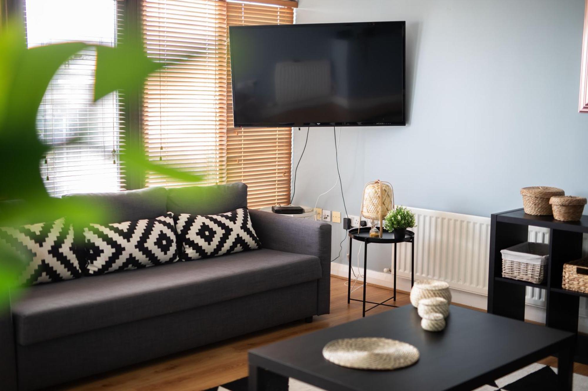 Hall Penthouse Duplex - Incredible Views & Sleeps 8 & Balcony & Very Modern And Spacious *