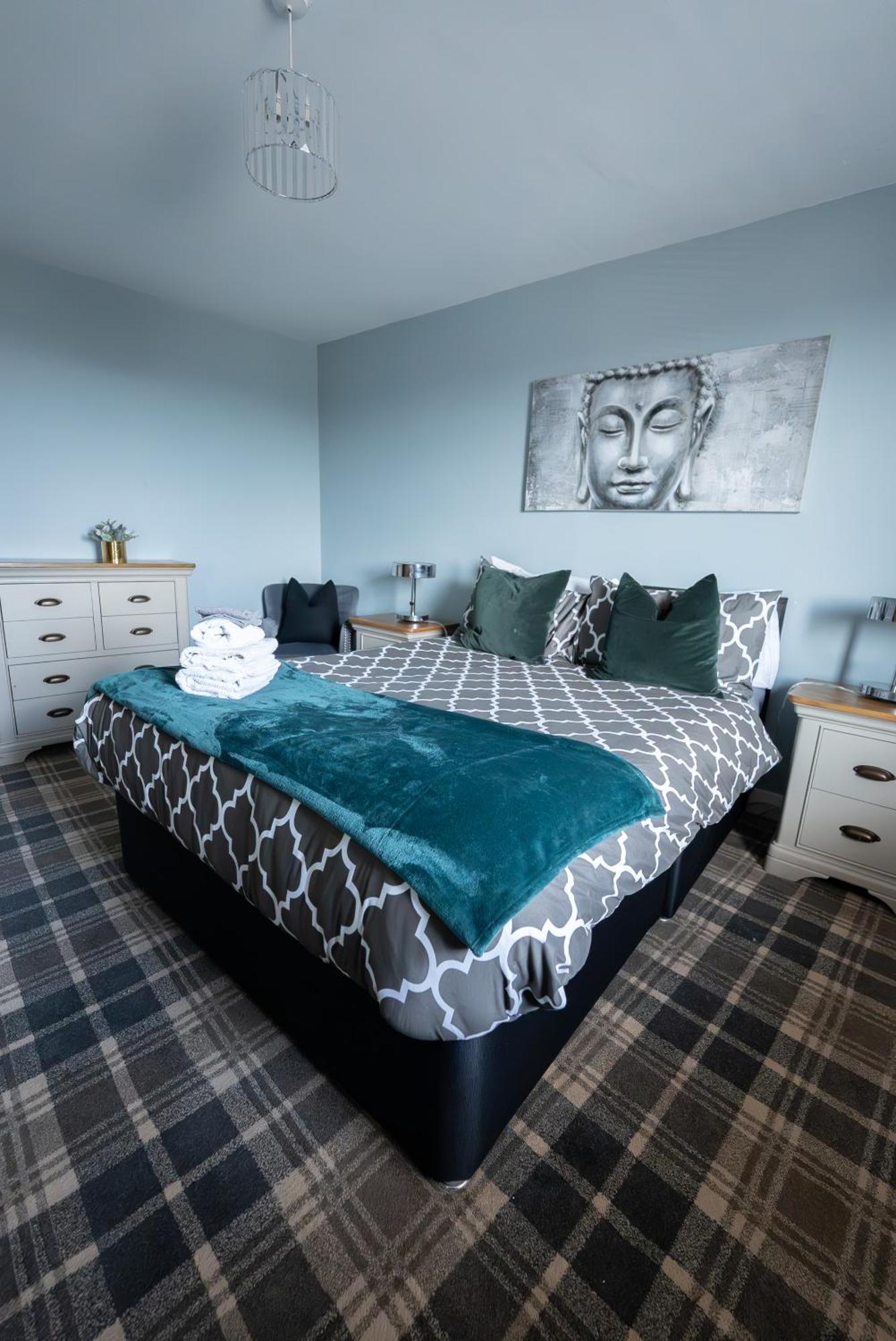 Hall Penthouse Duplex - Incredible Views & Sleeps 8 & Balcony & Very Modern And Spacious