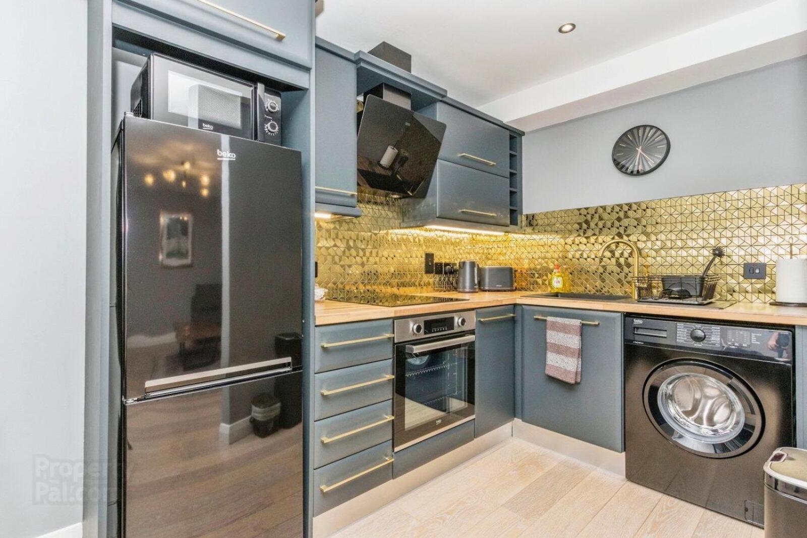 Modern Hut In Apartment *