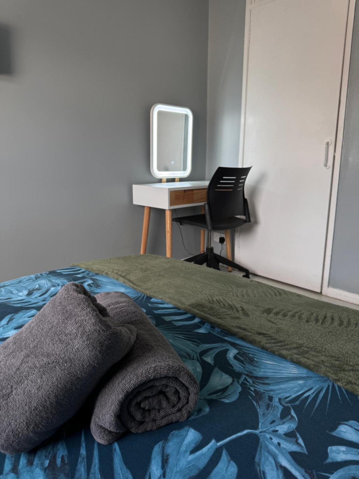 Homestay House Near To Castlecourt Shopping *