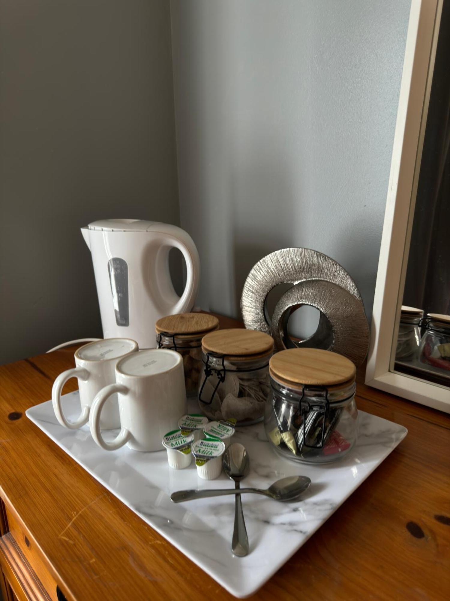 House Near To Castlecourt Shopping Homestay