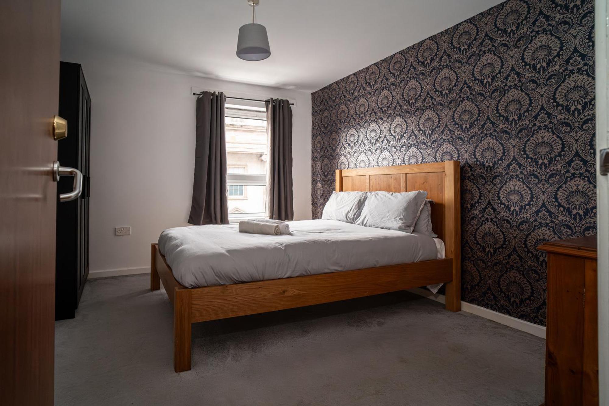 In Centre - Sleeps 5 People *