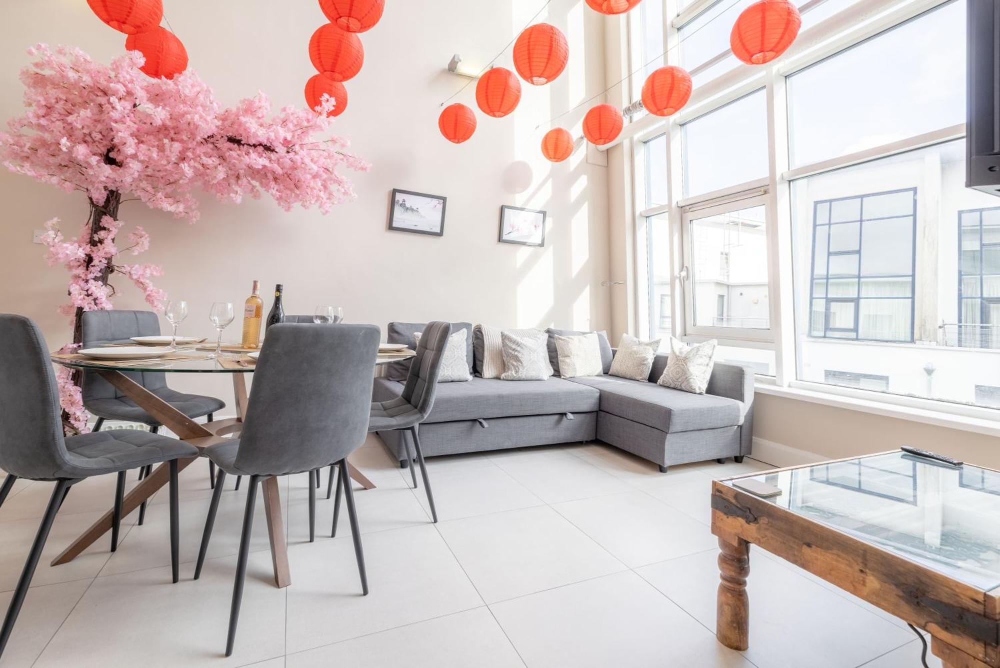 Apartment Quarters- Whitehall Sq *