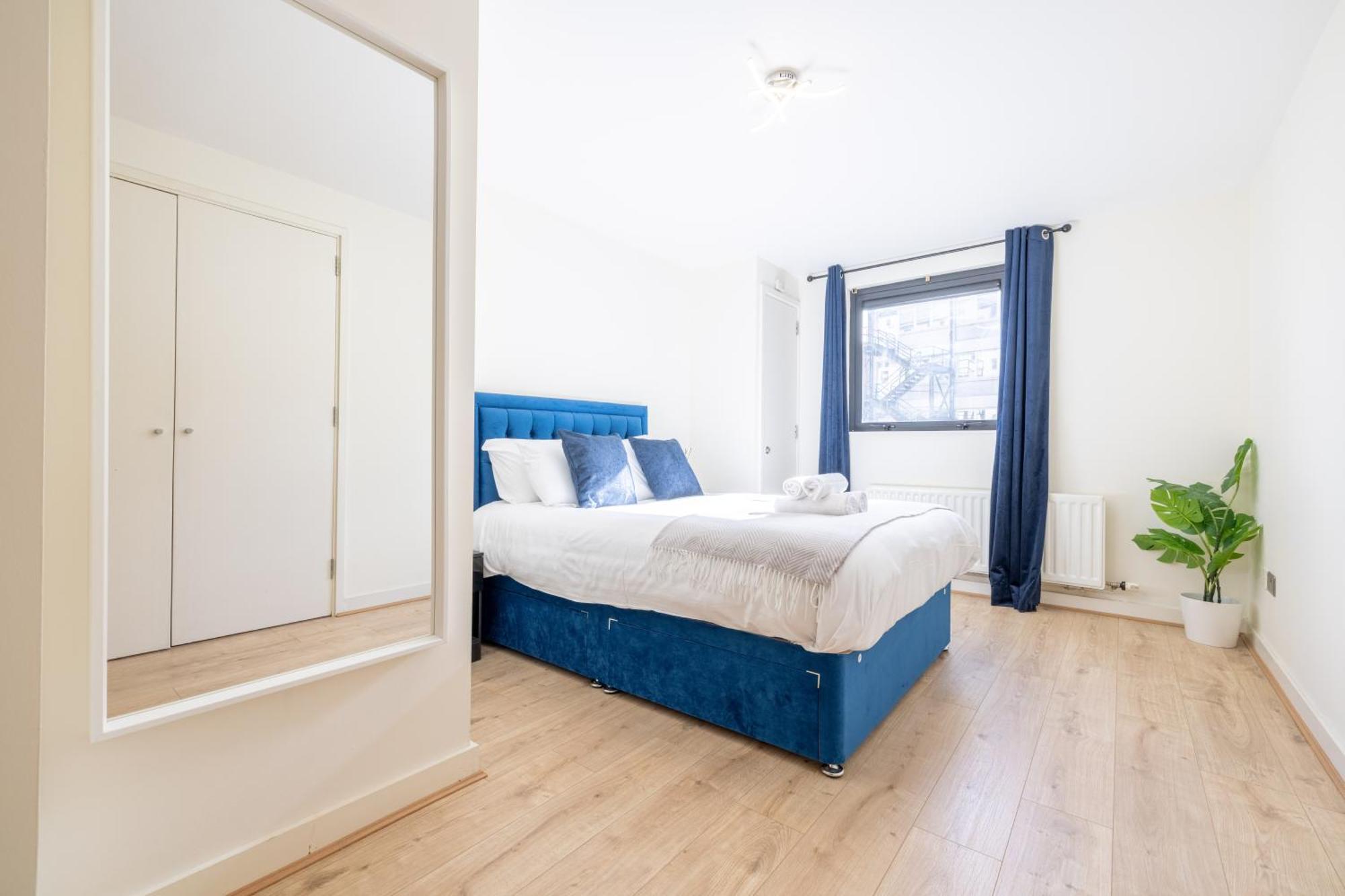 Quarters - Clock Apartment