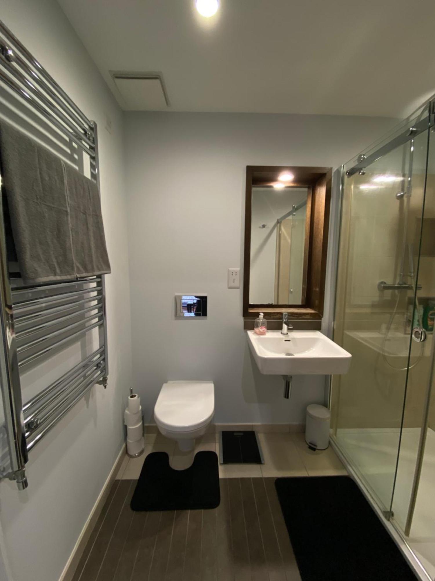 Stylish 1 Bed In Centre Apartment Belfast