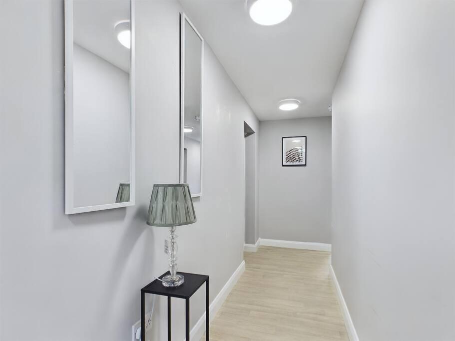 Sleek 2-bedroom In Belfast
