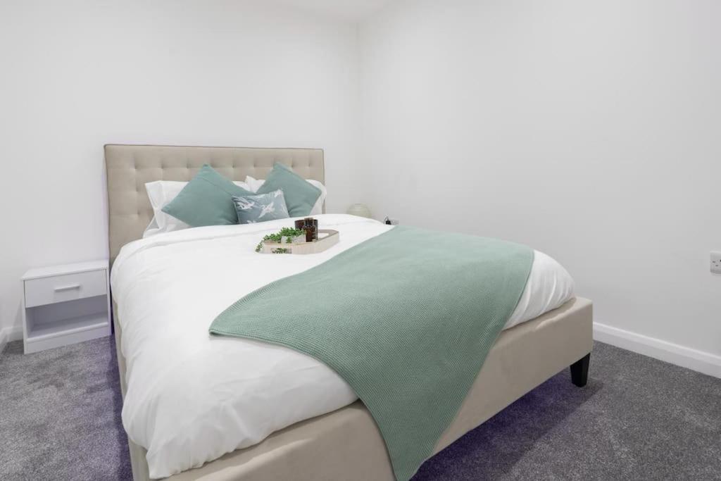 City Centre Apt - Sleeps 6 - Heart Of Apartment