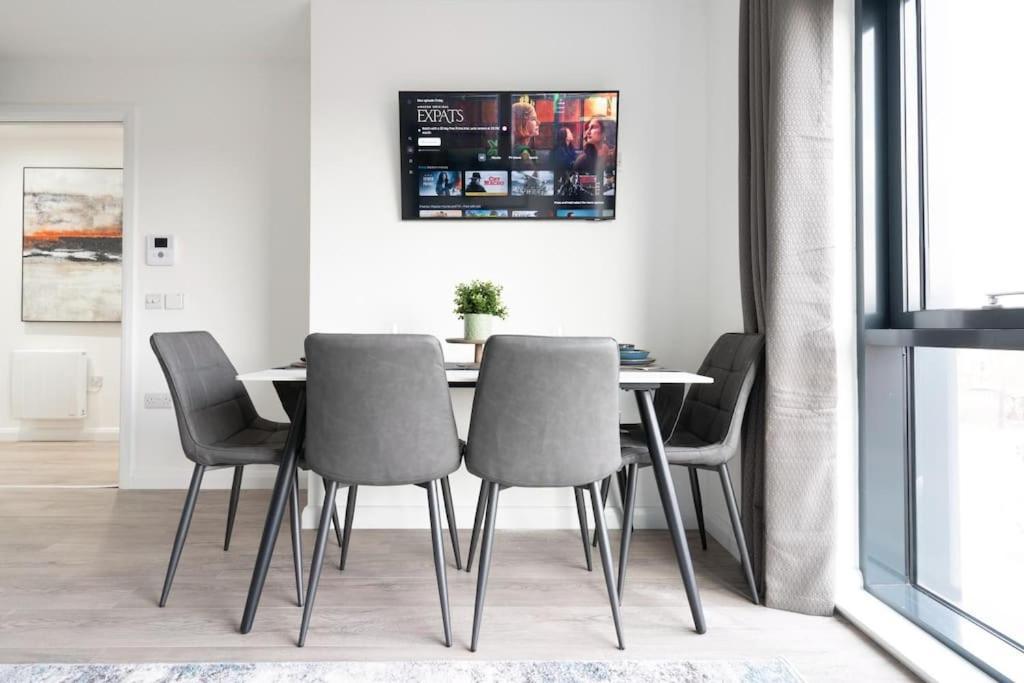 City Centre Apt - Sleeps 6 - Heart Of Apartment *