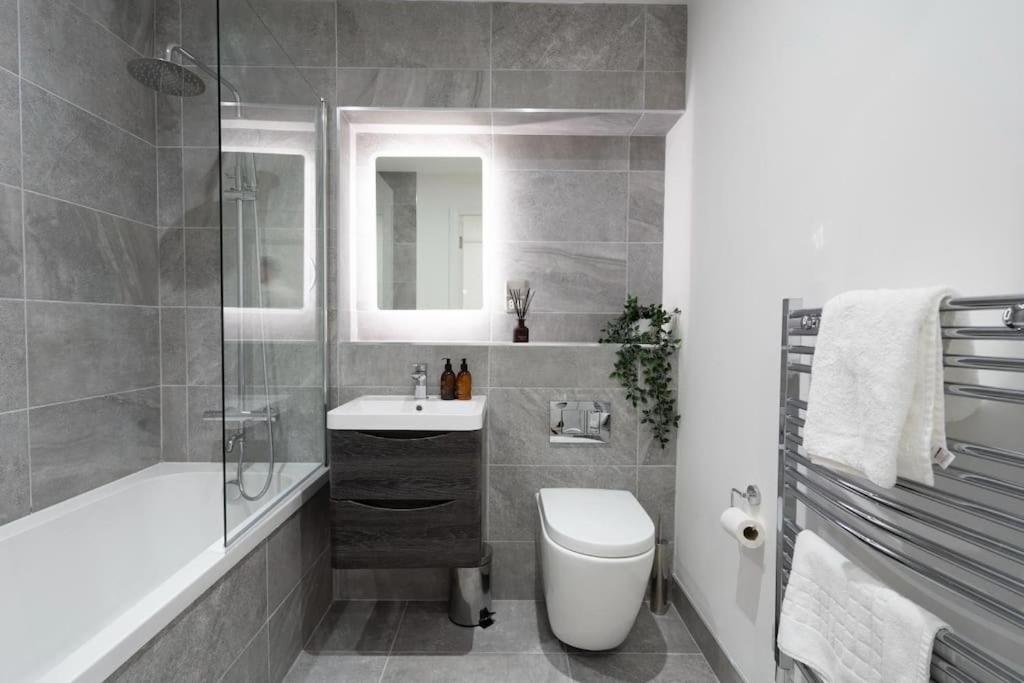 Apartment City Centre Apt - Sleeps 6 - Heart Of *