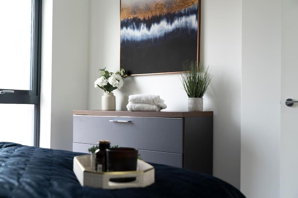 City Centre Apt - Sleeps 6 - Heart Of * Belfast