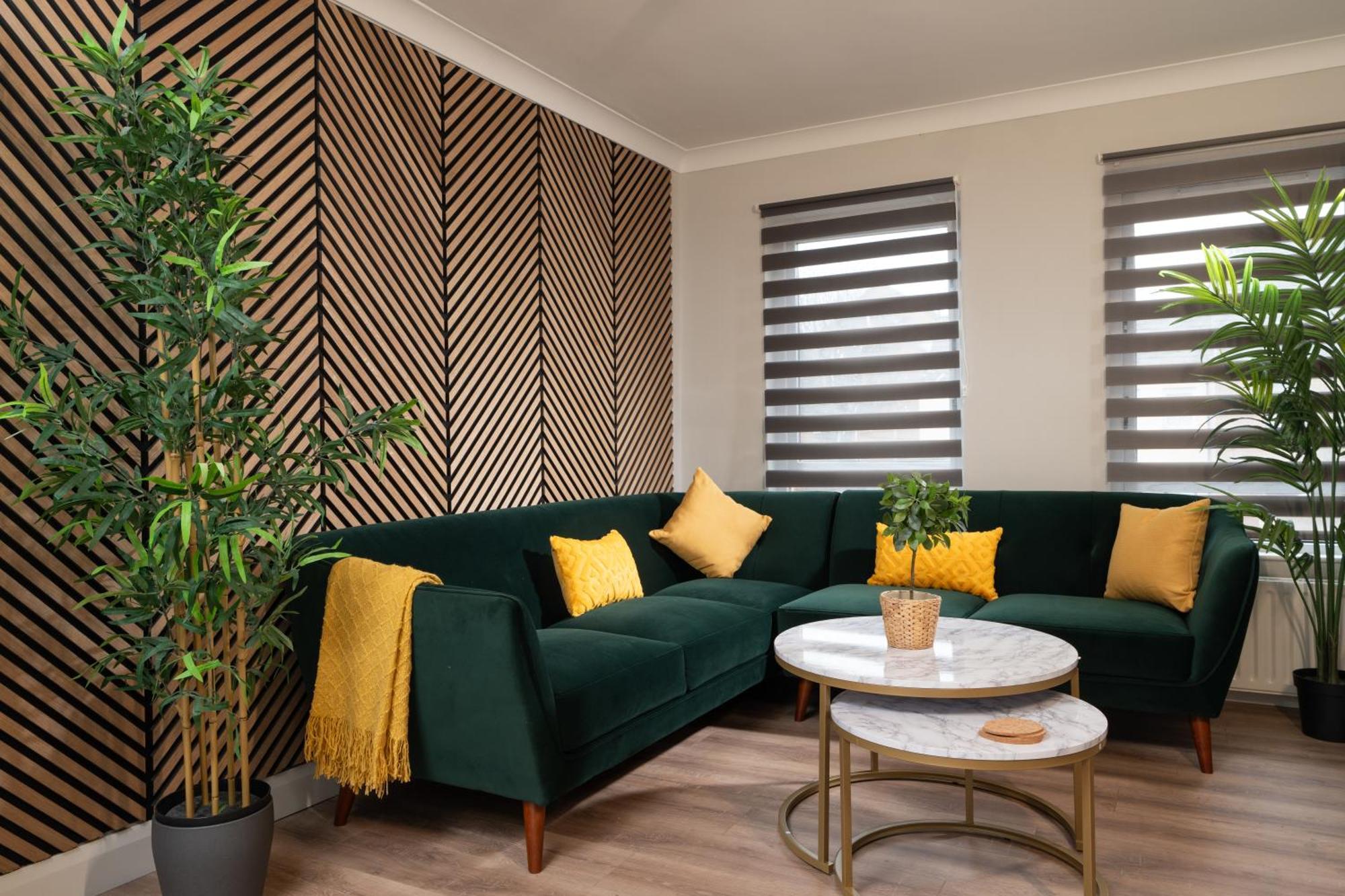 Centre 2 Bed Hidden Gem Free Parking Apartment