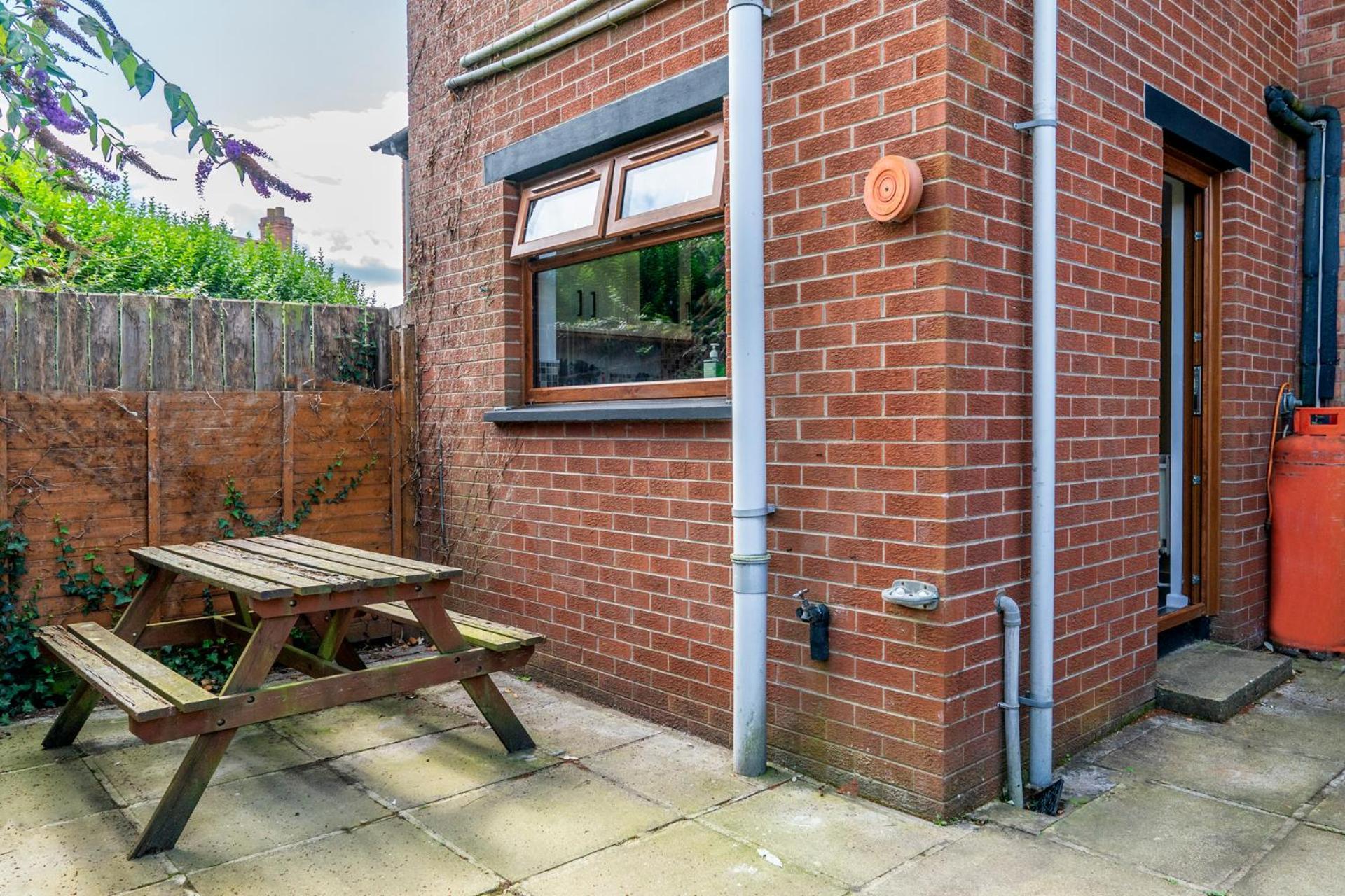Modern 3 Bedroom House Close To Ferry And Centre Holiday home