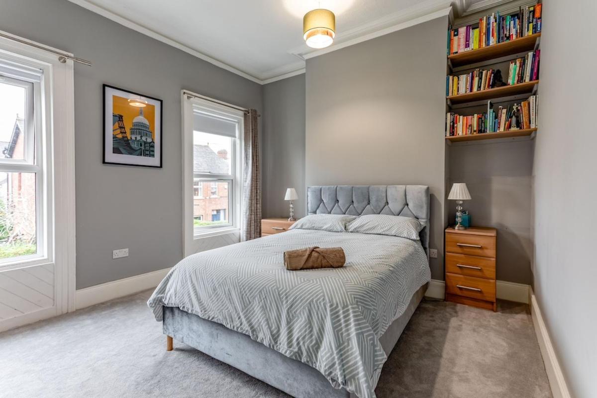 New! Chic And Spacious Townhouse Apartment Belfast