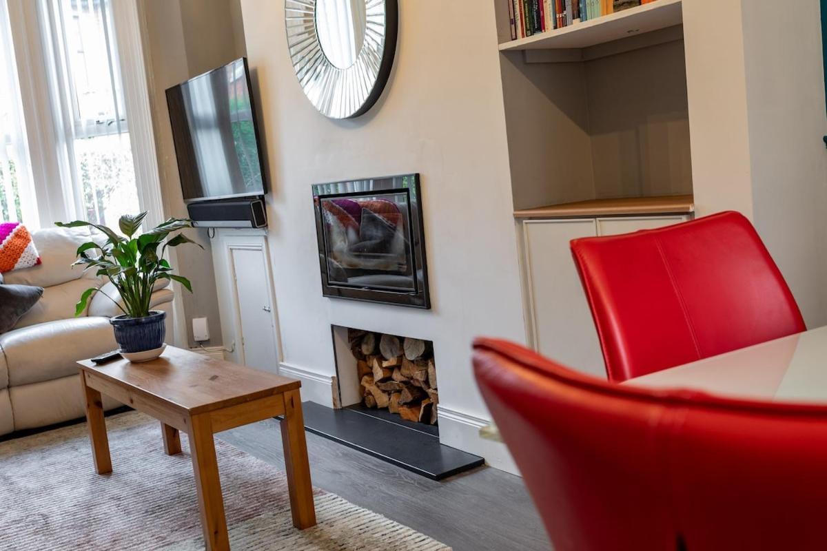 New! Chic And Spacious Townhouse Belfast