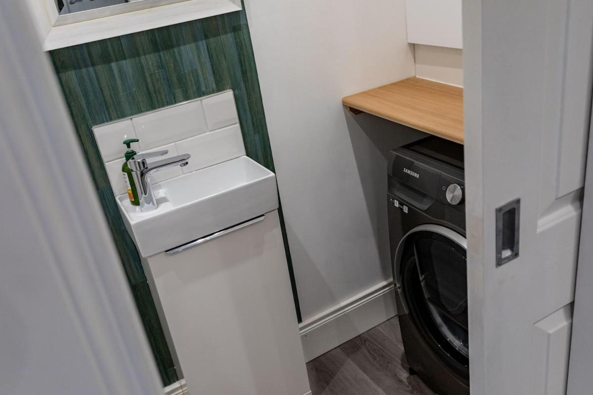 Apartment New! Chic And Spacious Townhouse Belfast