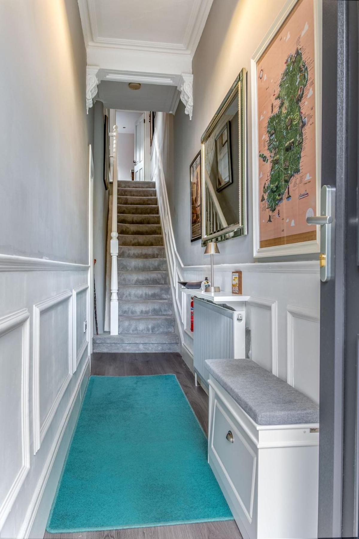 New! Chic And Spacious Townhouse Apartment Belfast