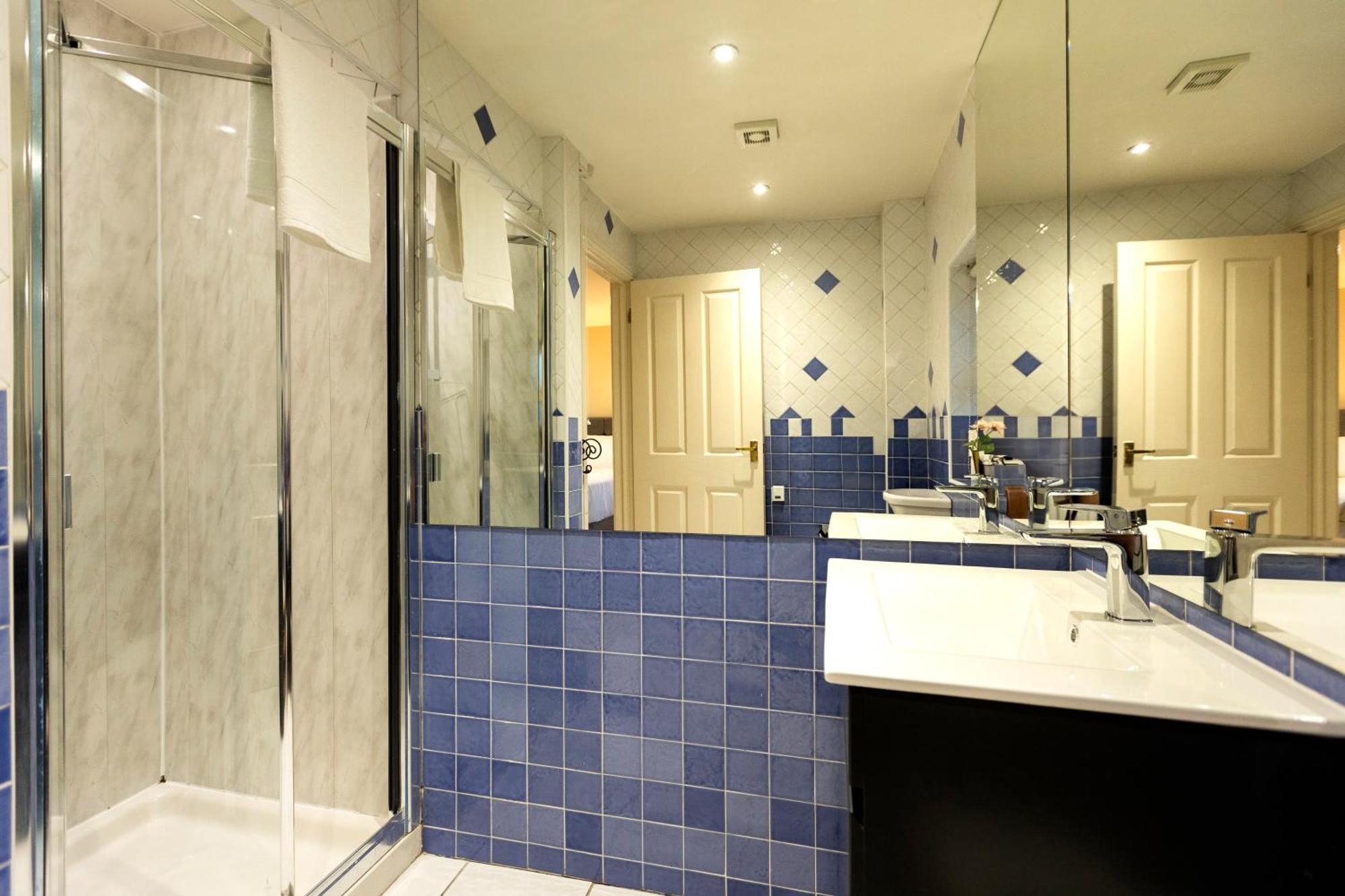 The Annadale - Luxury 3 Bd House - Gold Short Term Holiday home Belfast