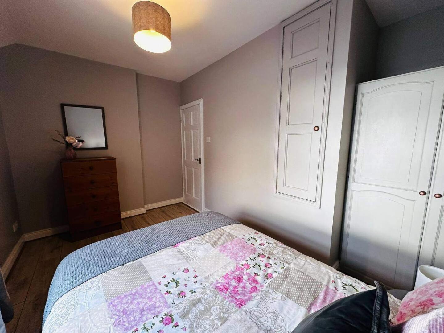 Gaeltacht Quarter - 2 Beds - Sleeps 4 Holiday home Belfast