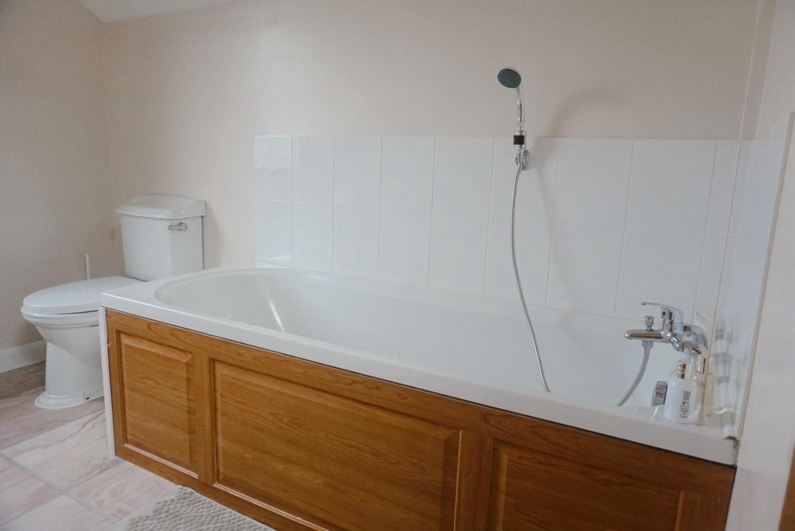 Apartment Laxey Place Maisonette East -private Parking, Transport Links *