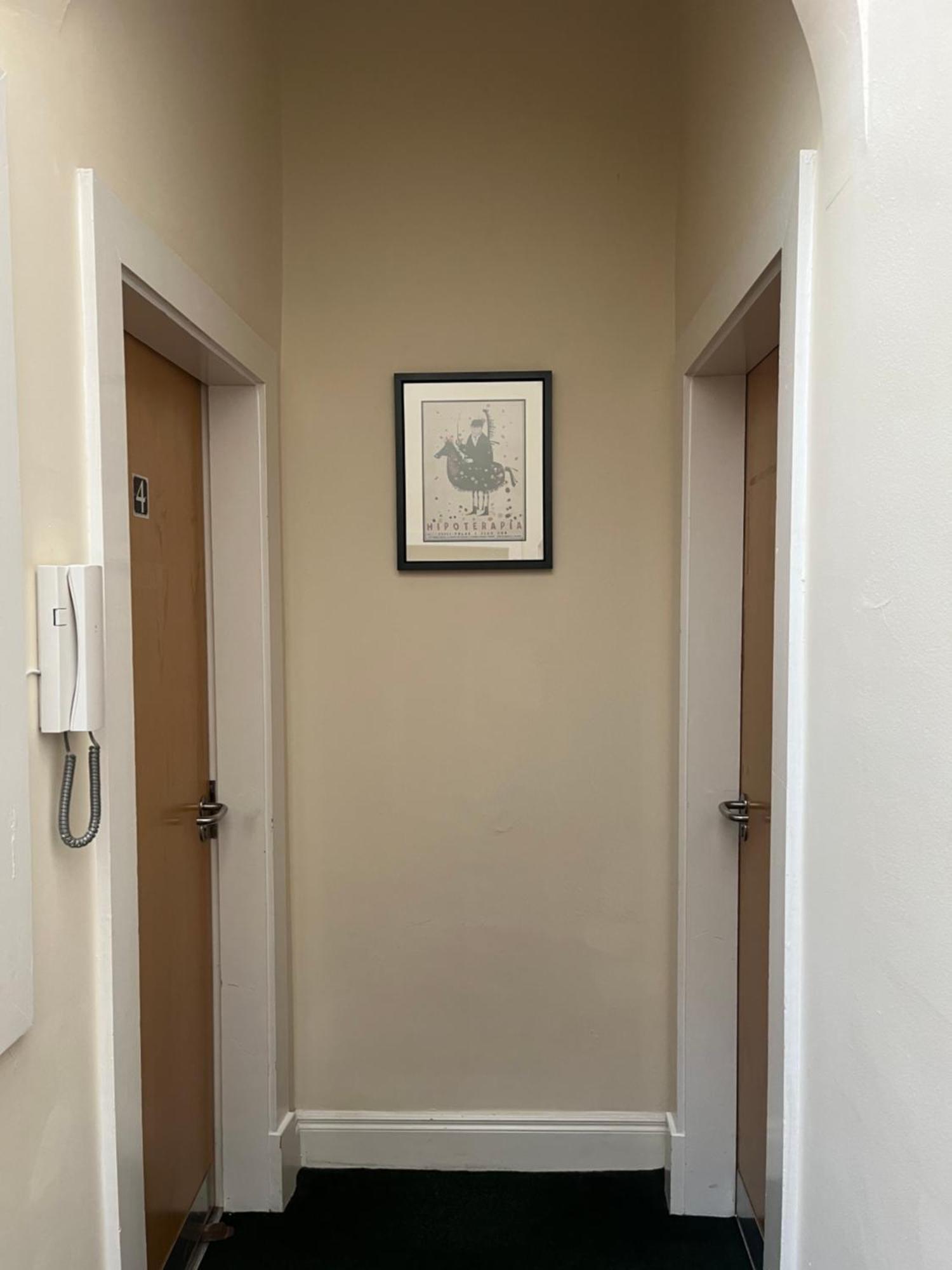 Hostel Botanic Avenue Less Than A Mile From The Centre *
