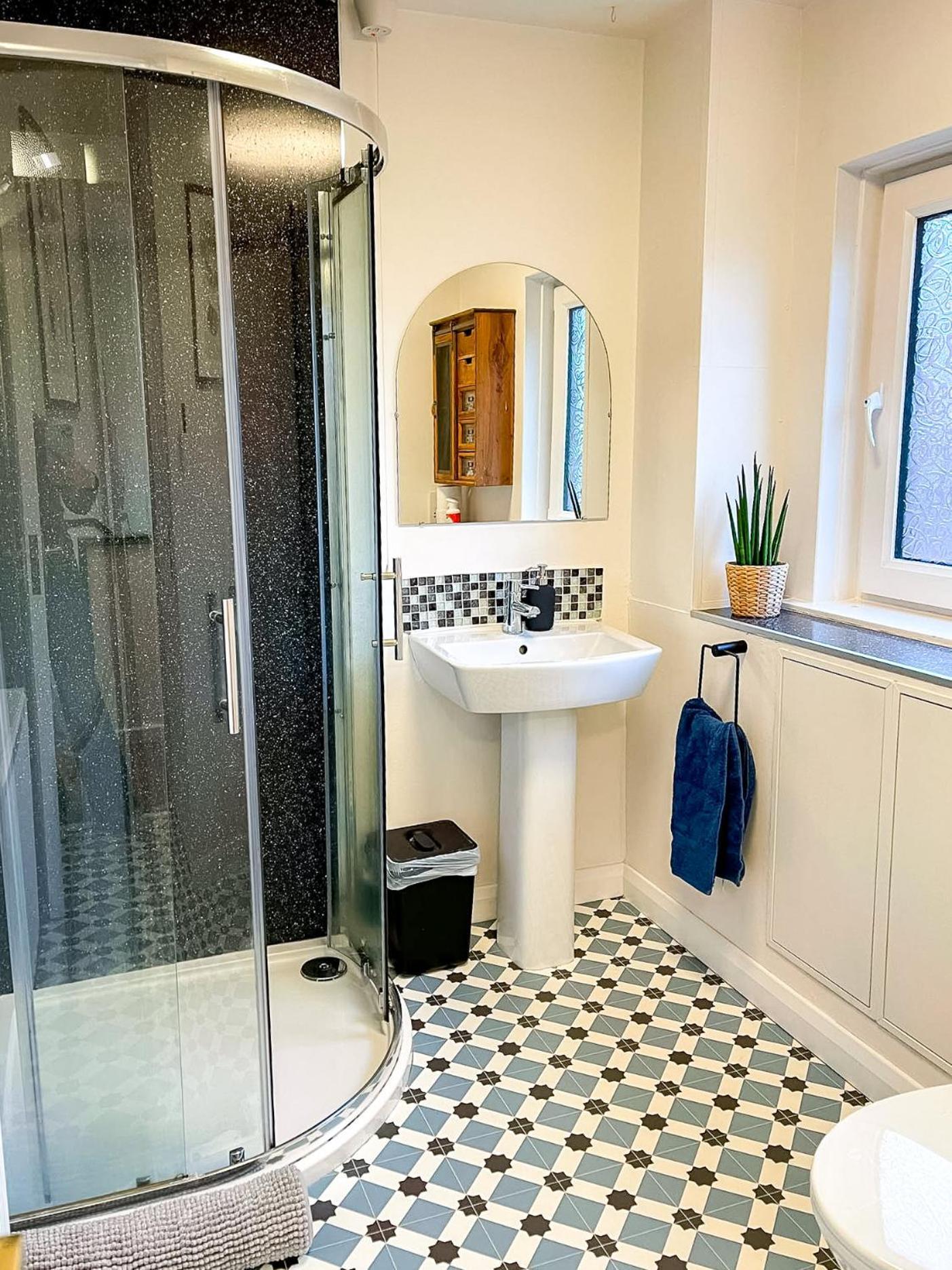 Holiday home Centre - Free Parking - 2 Bedroom *