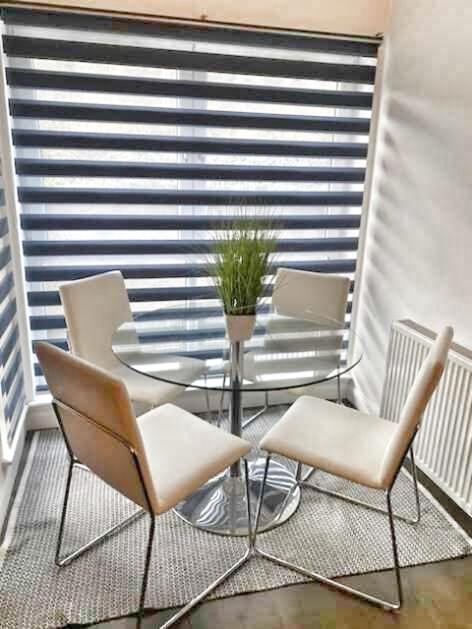 2 Bed 2 Bath, Cathedral Quarter, Free Parking - Clock Tower Apartment *
