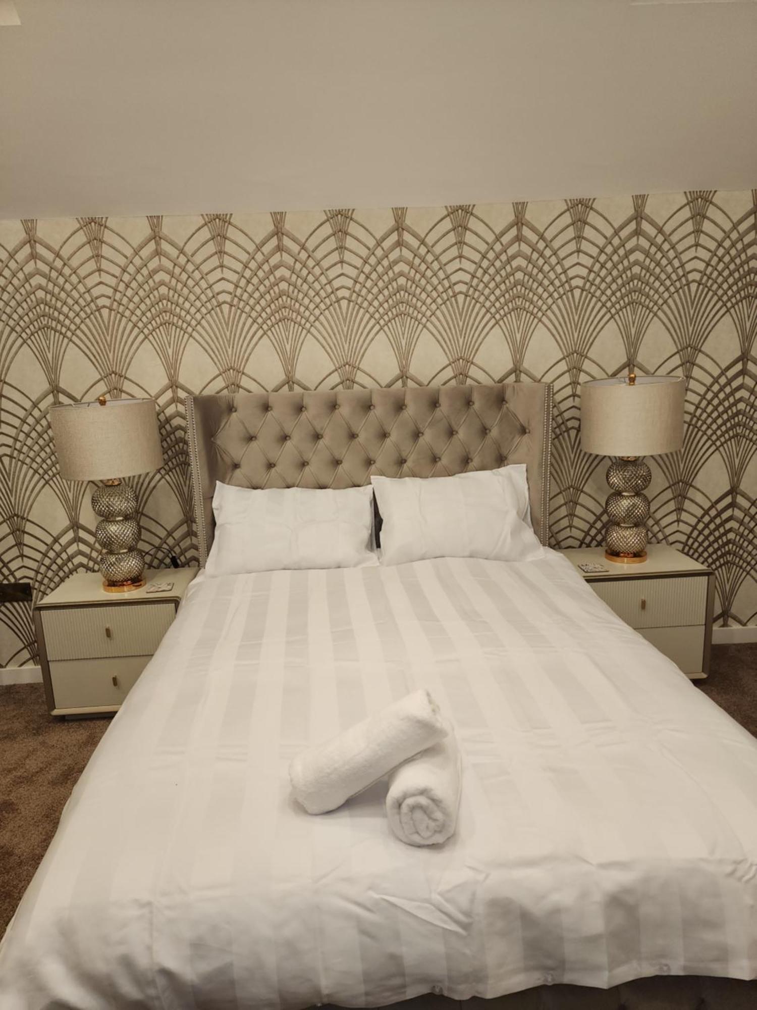 Centre Luxury House With Three Very Large Size Bedrooms Belfast