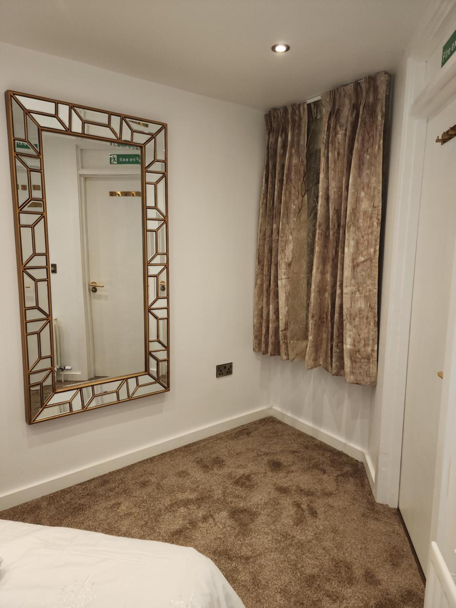 Holiday home Centre Luxury House With Three Very Large Size Bedrooms Belfast