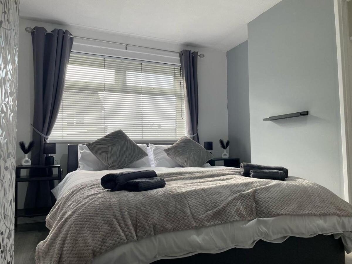 3br Spacious, Modern, Cozy * Belfast