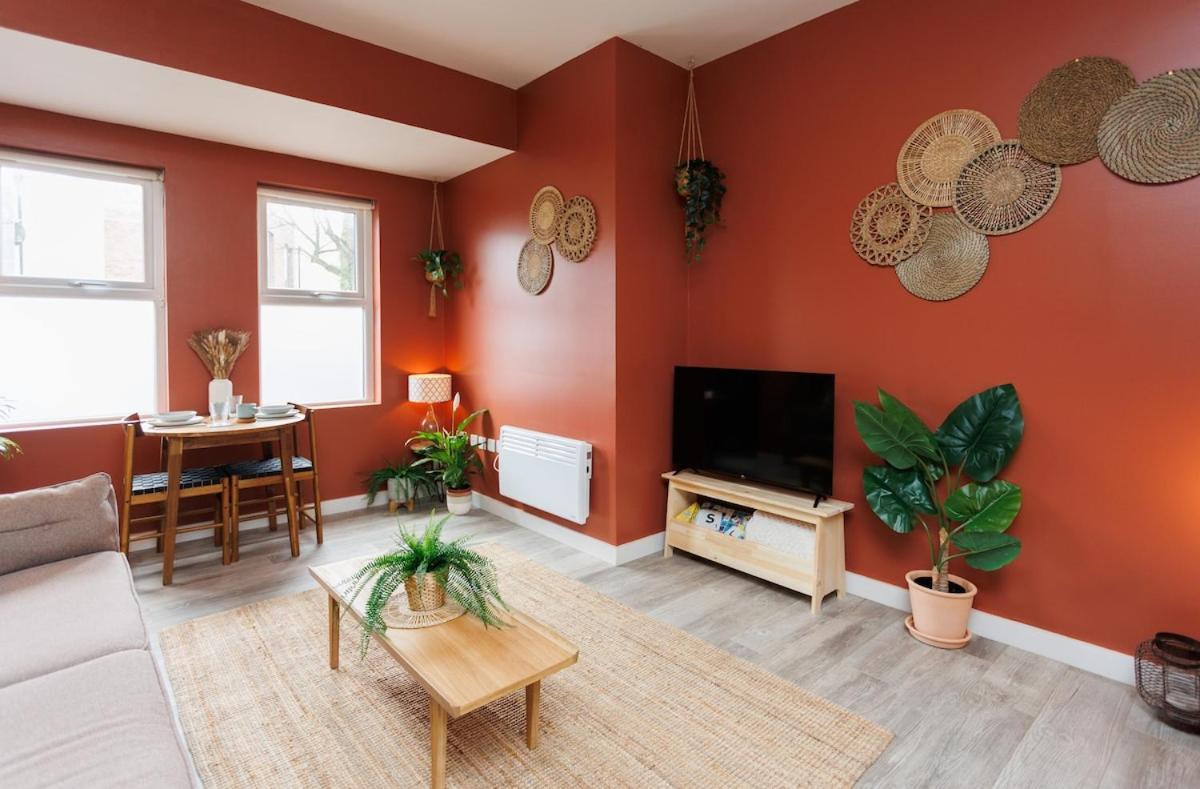 Upper Eastside - King Bed & Free Bikes Apartment