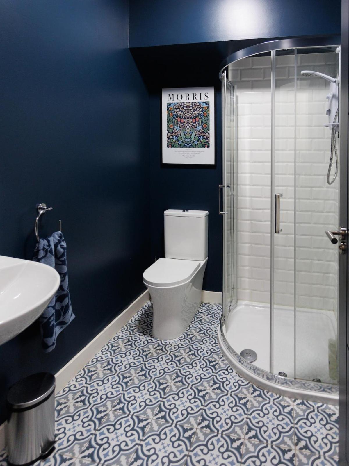 Upper Eastside - King Bed & Free Bikes Apartment
